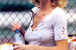 开云下载-包含国际足球界关注女性足球,传递体育正能量的词条