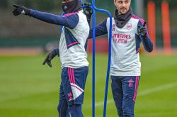 开云体育中国-关于埃弗顿球员备战新赛季，踢技加强阵容的信息