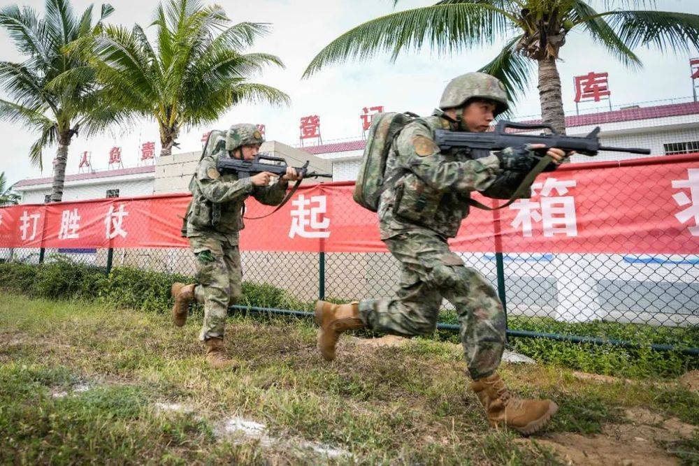 包含战场即将开启，球队备战如火如荼的词条