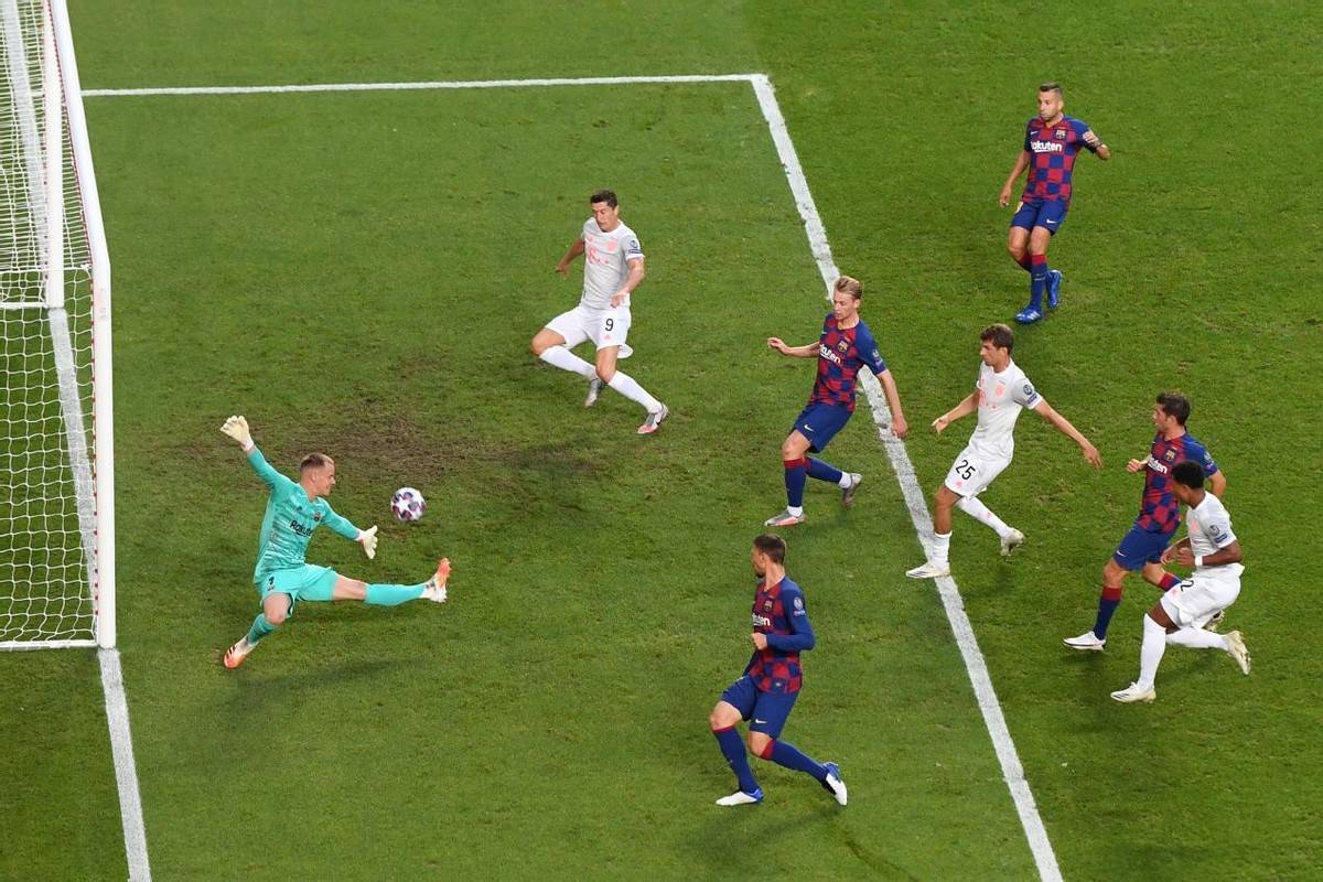 齐达内率皇马击败拜仁，晋级欧冠决赛！