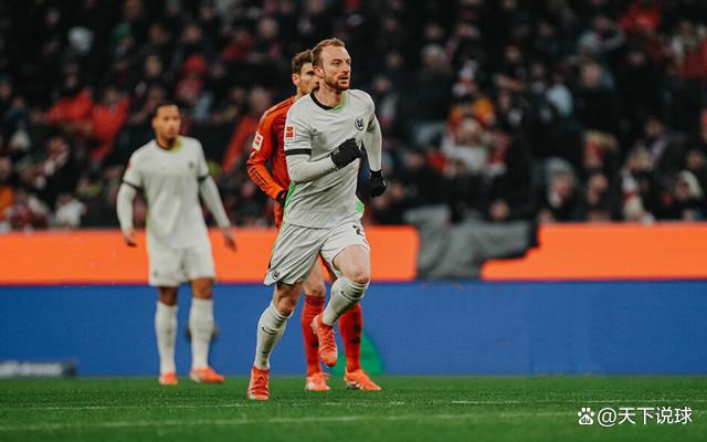 关于沃尔夫斯堡后防表现火热，稳坐联赛领先位置的信息