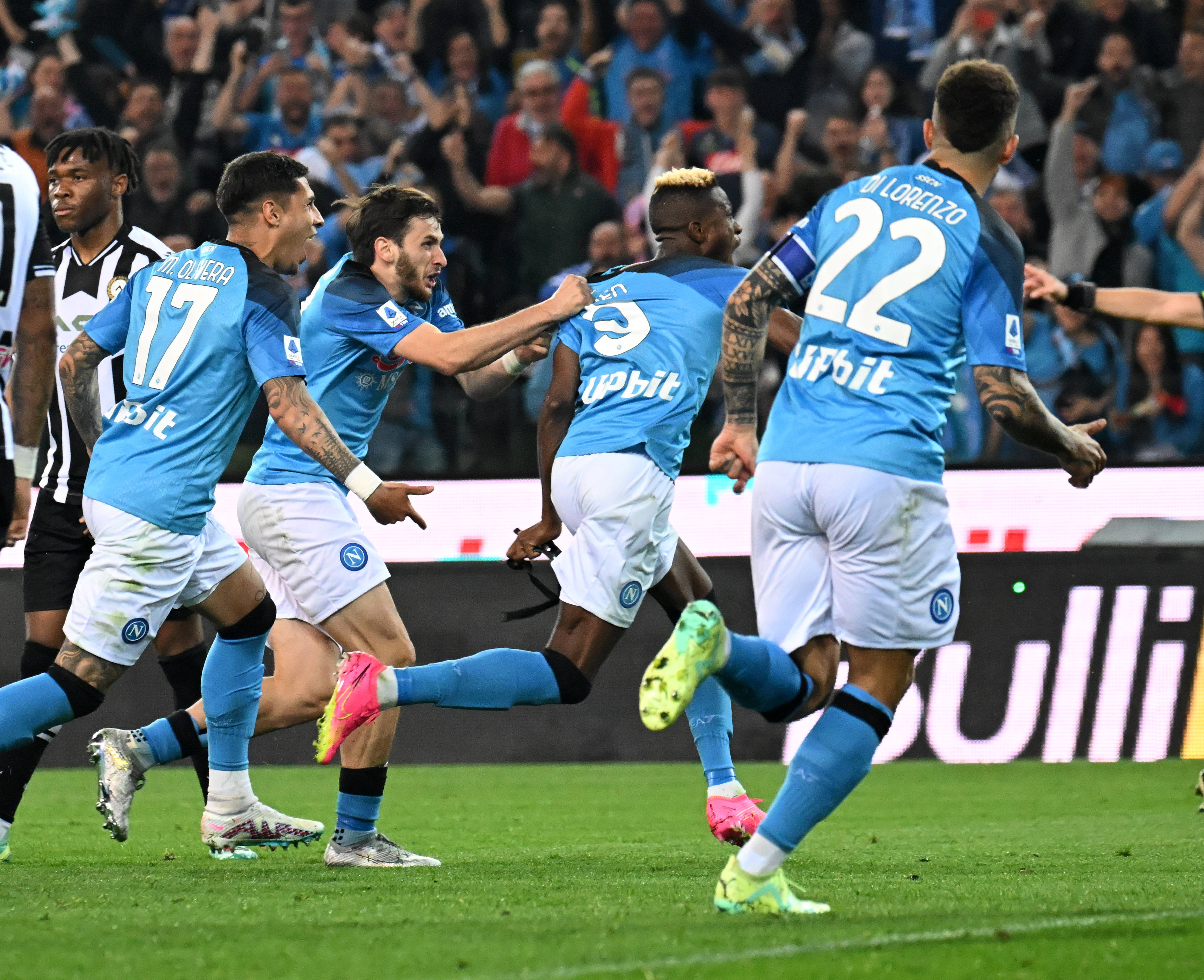 关于佛罗伦萨主场险胜,挣扎取胜保级希望的信息 关于佛罗伦萨主场险胜,挣扎取胜保级希望的信息